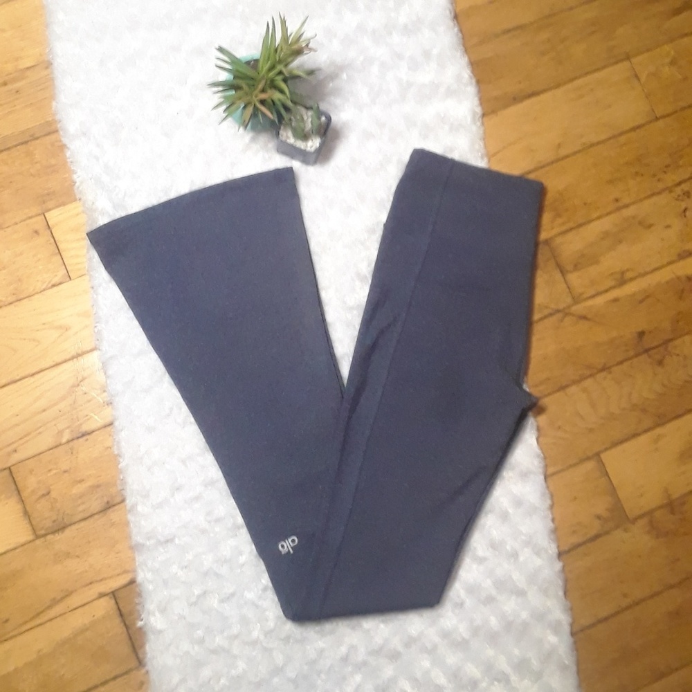 alo boot cut yoga pants